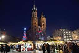 Poczuj magię świąt – najlepiej na Rynku w Krakowie! (VIDEO)
