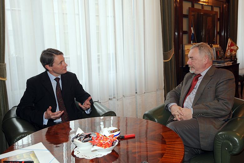Ambasador Ric Todd złożył wizytę Prezydentowi Miasta Krakowa Jackowi Majchrowskiemu.
