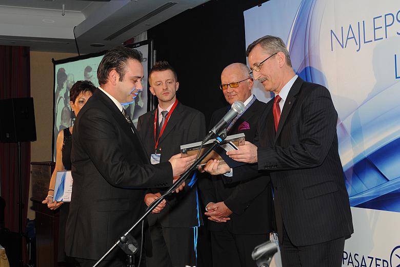 W kategorii "Czarterowych linii lotniczych" nagrody wręczył Michał Marzec, Naczelny Dyrektor PPL.