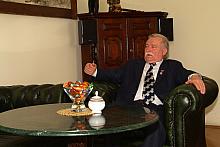 Prezydent RP Lech Wałęsa w gabinecie Przewodniczącego RMK.