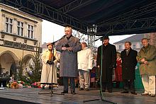Oficjalnego otwarcia Targów Bożonarodzeniowych 2005 dokonał Prezydent Miasta Krakowa Jacek Majchrowski.