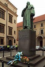 Józef Dietl urodził się 28 stycznia 1804 roku w Podbużu koło Sambora. Był lekarzem, profesorem i rektorem Uniwersytetu Jagielloń