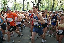 Od pierwszej edycji w krakowskim maratonie startują zarówno zawodowcy jak i amatorzy.