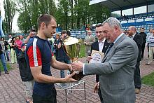 Puchar mistrzowskiej drużynie wręczył Jacek Majchrowski,Prezydent Miasta Krakowa.