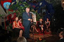 W trakcie jubileuszu Jacek Majchrowski, Prezydent Miasta Krakowa, wystąpił z krótkim programem artystycznym recytując wiersz A. 