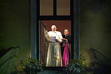 Benedykt XVI w oknie Pałacu Biskupów Krakowskich
