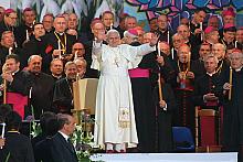 Spotkanie z młodzieżą było ostatnim punktem trzeciego dnia pielgrzymki Benedykta XVI do Polski.