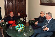 Spotkanie w gabinecie Przewodniczącego Rady Miasta Krakowa. Od lewej: 
Ks. Kardynał Stanisław Dziwisz, Ks. Kardynał Franciszek 