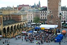 W ramach "II Krakowskich Dni Rodziny" uczestnicy imprezy zostali uwiecznieni na pamiątkowej fotografii.