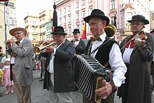 W barwnym orszaku Lajkonika nie mogło zabraknąć orkiestry nazywanej mlaskotami.