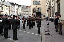 Występ holenderskiej orkiestry wojskowej przed krakowskim magistratem.
