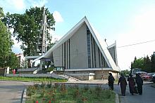 Kościół parafialny 
w Łagiewnikach.