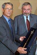 Filantrop Krakowa A.D. 2005 Eugen Sprenger i Prezydent Jacek Majchrowski.