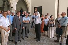Po odnowionym pałacu oprowadził uczestników uroczystości dr Bogusław Krasnowolski.