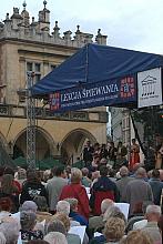 W sobotę, 5 sierpnia 2006 roku odbyła się na Rynku Głównym kolejna, już dwudziesta pierwsza lekcja śpiewania.