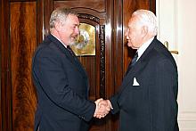Ryszard Kaczorowski, ostatni Prezydent  na uchodźstwie, odwiedził Kraków i został serdecznie przyjęty przez profesora Jacka Majc