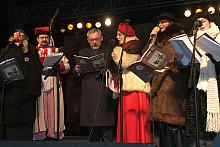 Jacek Majchrowski, Prezydent Miasta Krakowa, złożył krakowianom życzenia i wspólnie z nimi
zaśpiewał.