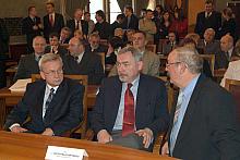 W sesji uczestniczył prof. Jacek Majchrowski ponownie wybrany, w bezpośrednich wyborach, na urząd Prezydenta Miasta Krakowa.
