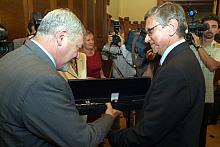 Tytułem "Filantropa Krakowa A.D. 2007" nagrodzony został Areszt Śledczy w Krakowie-Podgórzu przy ulicy Czarnieckiego 3