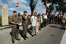 Pod michałowickim pomnikiem zabrał głos Jan Józef Kasprzyk, Prezes Związku Piłsudczyków, Komendant Marszu Szlakiem I Kompanii Ka