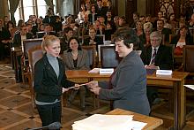 Stypendia sportowe Stołecznego Królewskiego Miasta Krakowa otrzymało ośmiu sportowców. 
Była wsród nich Monika Frandofert, młod