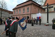 O godzinie 17.00 u stóp Wawelu, pod Krzyżem Katyńskim przy kościele św. Idziego rozpoczęła się uroczystość.