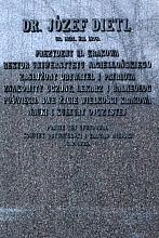 Prezydent Józef Dietl był nie tylko wybitnym Ojcem Miasta. Położył również - jak zaznaczono na pomniku -wielkie zasługi dla pols