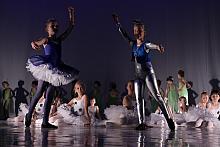 ...m.in.: sceny ze znanych baletów...