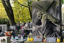 Kwesta na cmentarzu Rakowickim i Podgórskim zorganizowana przez Obywatelski Komitet Ratowania Krakowa oraz wizyta na grobach zasłużonych krakowian