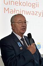 Posiedzenie naukowe Małopolskiego Oddziału Polskiego Towarzystwa Ginekologicznego -  odznaka Honoris Gratia dla prof. Alfreda Reronia