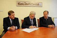 Podpisanie umowy z krakowską firmą Inter-Bud na zaprojektowanie i budowę miejskiego parkingu przy KS Korona