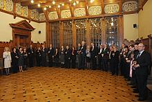 Spotkanie zgromadziło liczną grupę przedstawicieli dyplomacji oraz władz Krakowa.