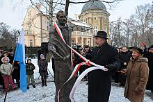 Odsłonięcia pomnika Erazma Jerzmanowskiego, według projektu prof. Stanisława Dousy, dokonał Prezydent Jacek Majchrowski.