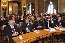 Licznie przybyli na inaugurującą obchody uroczystą sesję Rady Miasta Krakowa znakomici goście wysłuchali wykładu o historii krak