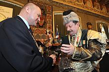Król kurkowy Jan Okoński, były prezes Krakowskiej Kongregacji Kupieckiej, obecnie Pełnomocnik Prezydenta Miasta Krakowa ds. Prze