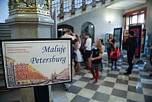 Dekoracja uczestników Międzynarodowego Konkursu Plastycznego "Maluję Petersburg"