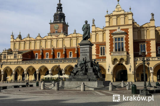 Kraków Main Square - Adam Mickiewicz Statue