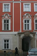 W budżecie Gminy Miejskiej Kraków na  2006 rok zarezerwowano kwotę 1 400 000 zł na prace konserwatorskie, restauratorskie lub ro