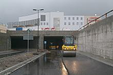 Prace wykończeniowe w tunelu pod Dworcem Głównym PKP. 
