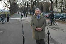 Jacek Majchrowski, Prezydent Miasta Krakowa, oddał do użytku zmodernizowane ścieżki wokół Błoń.