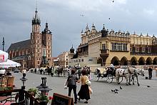 Rynek krakowski od 1257 pełni swoją funkcję.