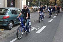 Kilkusetmetrowa ścieżka rowerowa przez ul. Smoleńsk oraz nowy przejazd dla rowerów przez al. Krasińskiego kosztowały ok. 330 tys