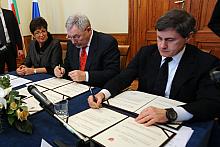 Dokument podpisali Prezydent Miasta Krakowa Jacek Majchrowski oraz Prezydent Miasta Rzymu Giovanni Alemanno.