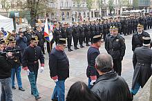 Tradycyjna zmiana warty pod wieżą Ratuszową w wykonaniu Historycznego Oddziału 13. Galicyjskiego Pułku Piechoty Krakowskie Dziec