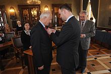 Krzyżem Kawalerskim Orderu Odrodzenia Polski odznaczony został Pan Jerzy Datka.