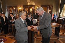Krzyżem Kawalerskim Orderu Odrodzenia Polski odznaczony został Pan Marian Molenda.