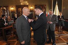 Krzyżem Kawalerskim Orderu Odrodzenia Polski odznaczony został Pan Mieczysław Pieronek.