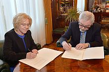Podpisanie porozumienia pomiędzy Gminą Miejską Kraków a Małopolskim Kuratorium Oświaty z zakresu tworzenia i realizowania lokalnej polityki oświatowej
