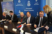Podpisanie umowy na dostawę kolejnych ekologicznych autobusów dla Krakowa