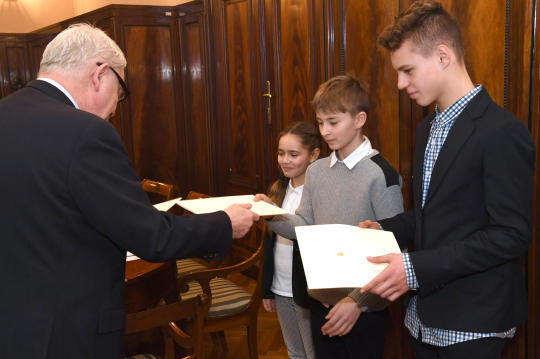 Młodzi ratownicy ze Szkoły Podstawowej nr 151 gośćmi Prezydenta Miasta Krakowa